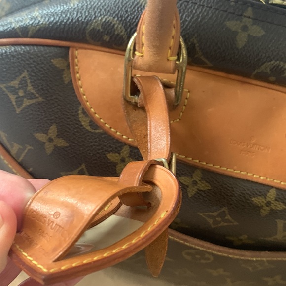 Authentic LOUIS VUITTON vintage Deauville bag monogram. - Picture 9 of 17